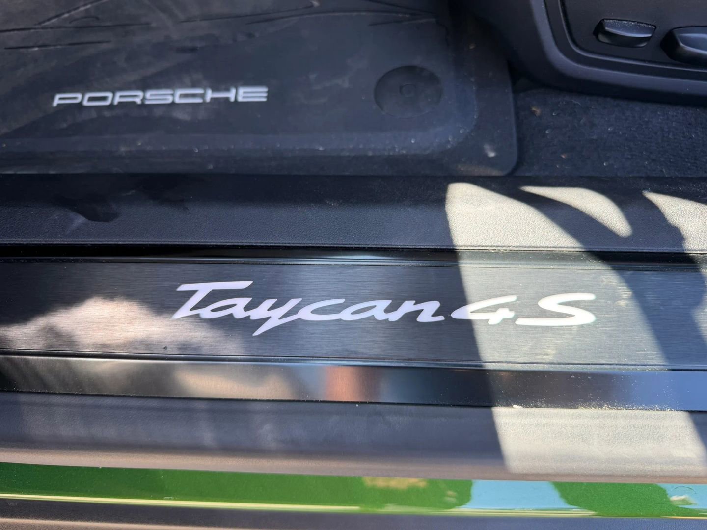 Used 2020 Porsche Taycan 4S image 11