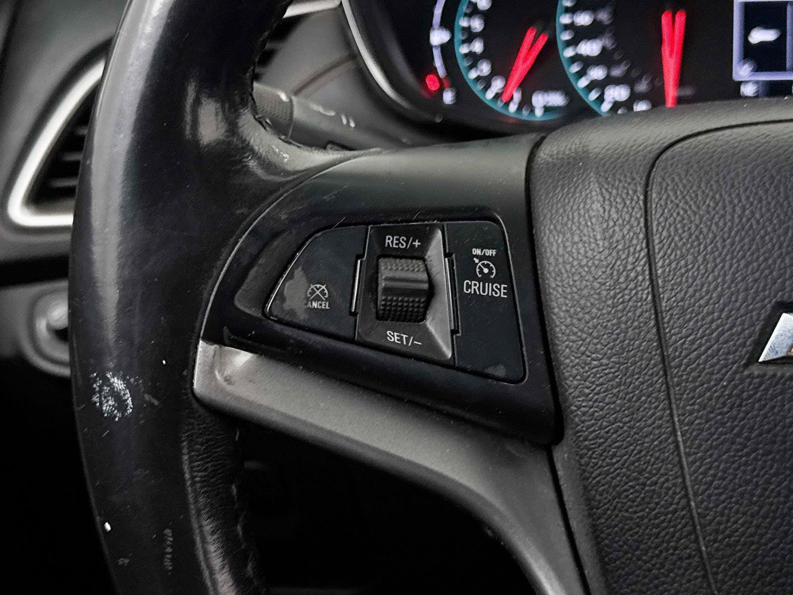 Used 2018 Chevrolet Trax LT w/ LT Convenience Package FWD image 24