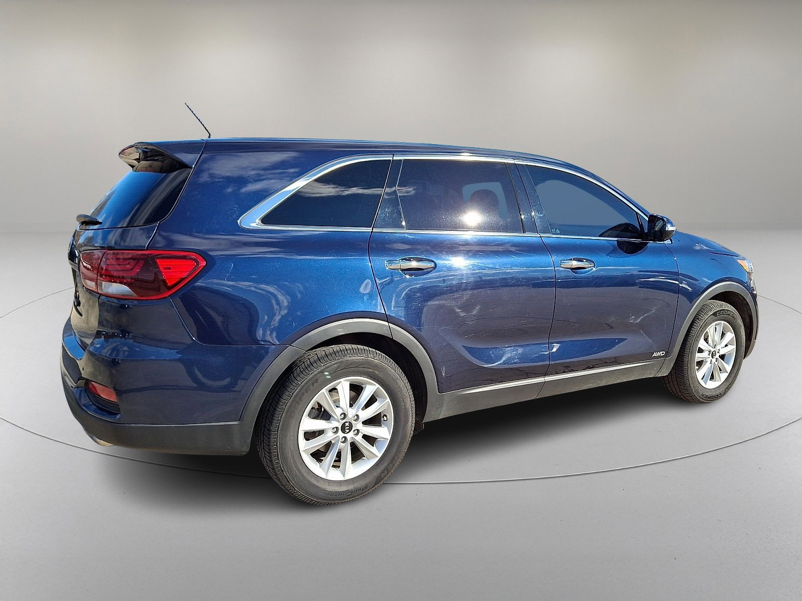 Used 2019 Kia Sorento LX image 11