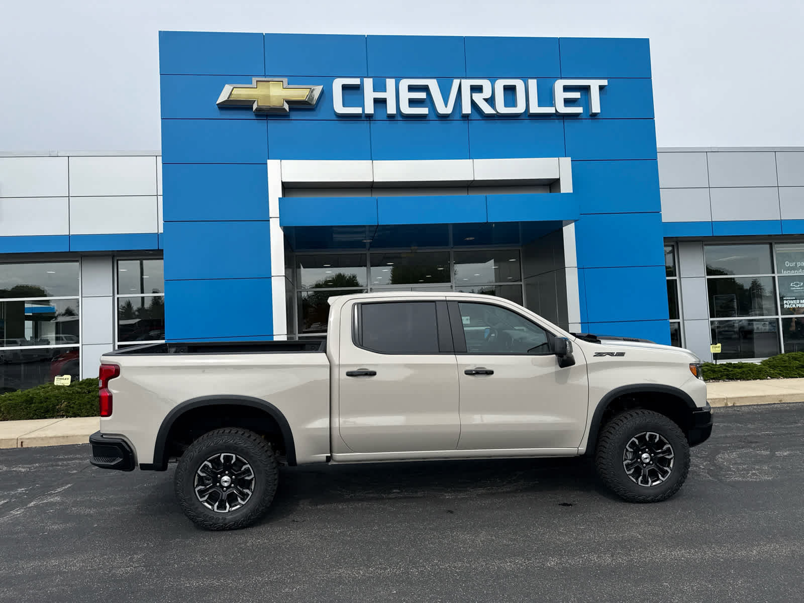 New 2026 Chevrolet Silverado 1500 ZR2 w/ LPO, Dark Essentials Package AWD/4WD image 13