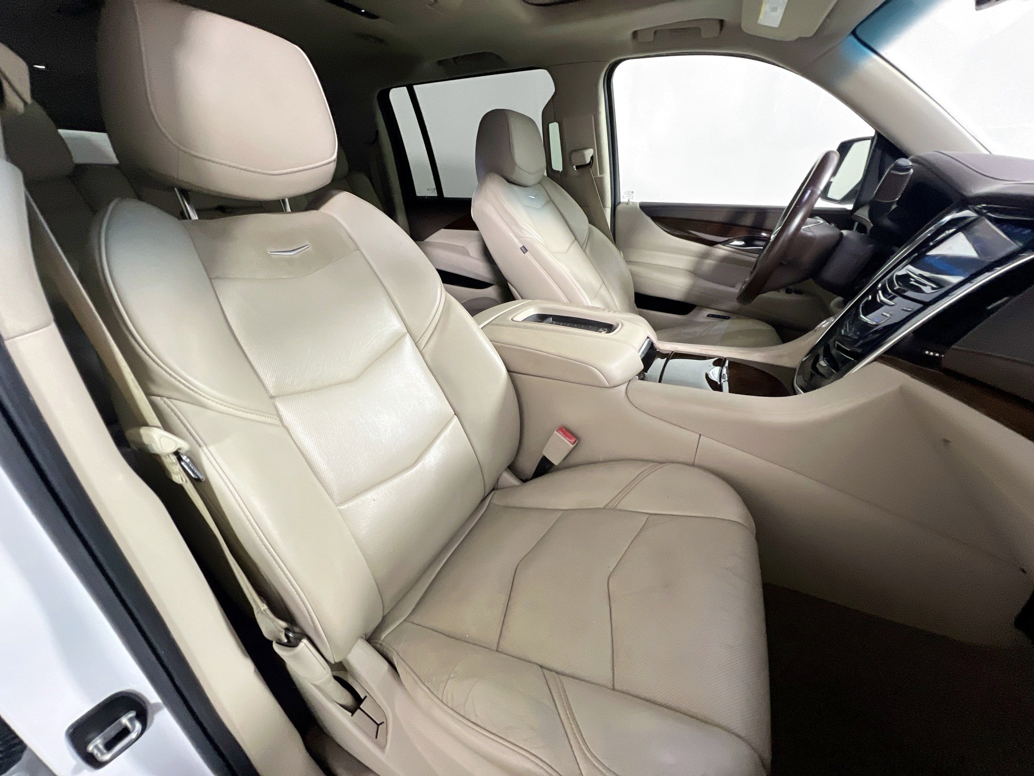 Used 2017 Cadillac Escalade ESV Luxury RWD image 31