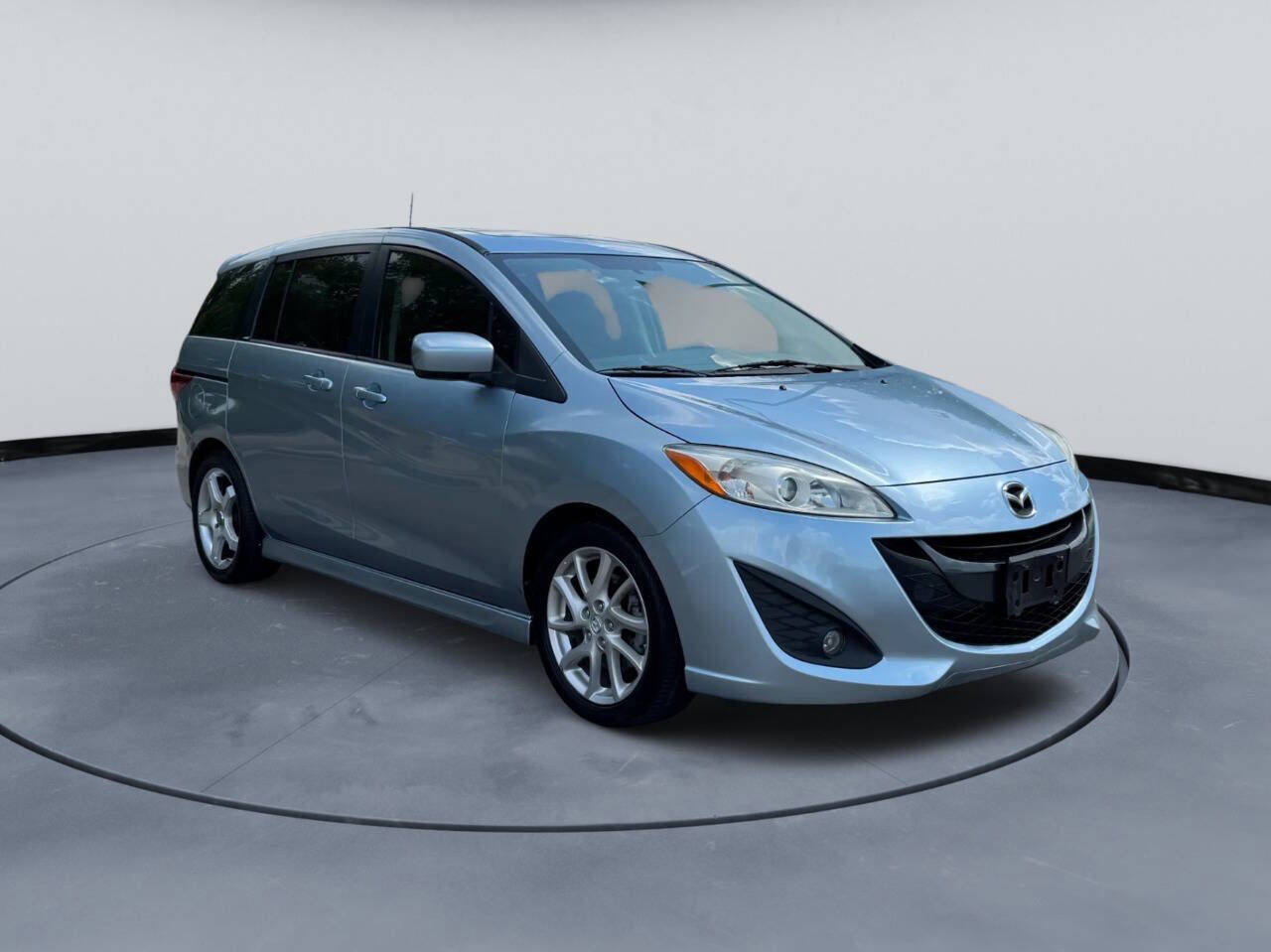 Used 2012 MAZDA MAZDA5 Touring w/ Moonroof & Audio Pkg image 4