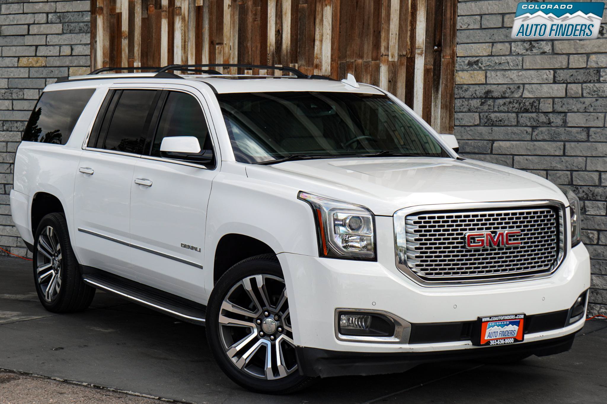 Used 2017 GMC Yukon XL Denali w/ Open Road Package AWD/4WD image 9