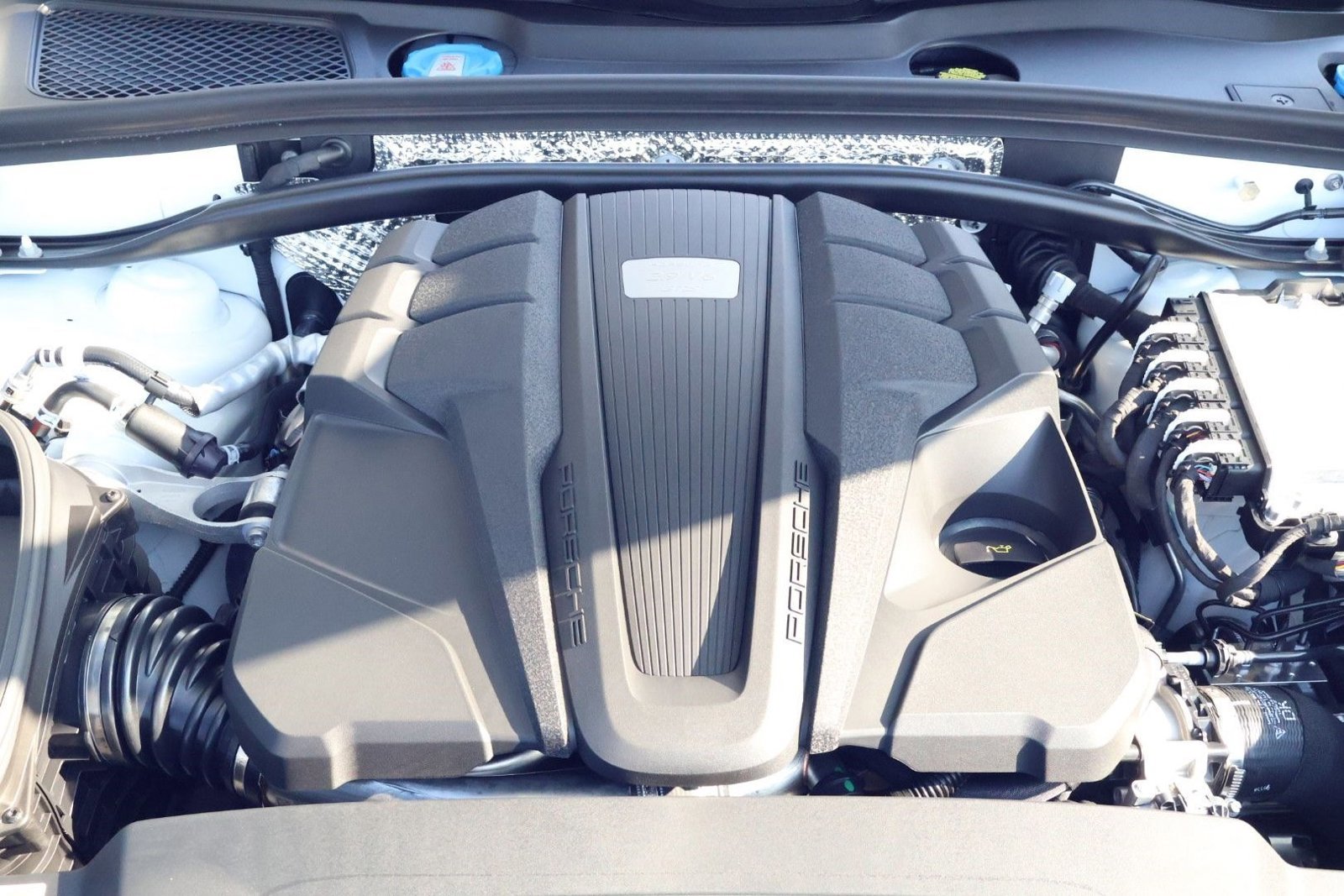 New 2026 Porsche Macan GTS image 26