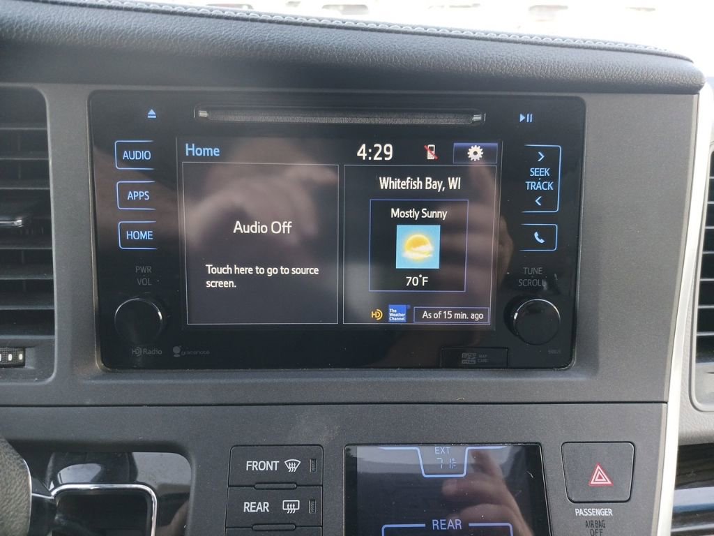 Used 2015 Toyota Sienna XLE Premium image 6