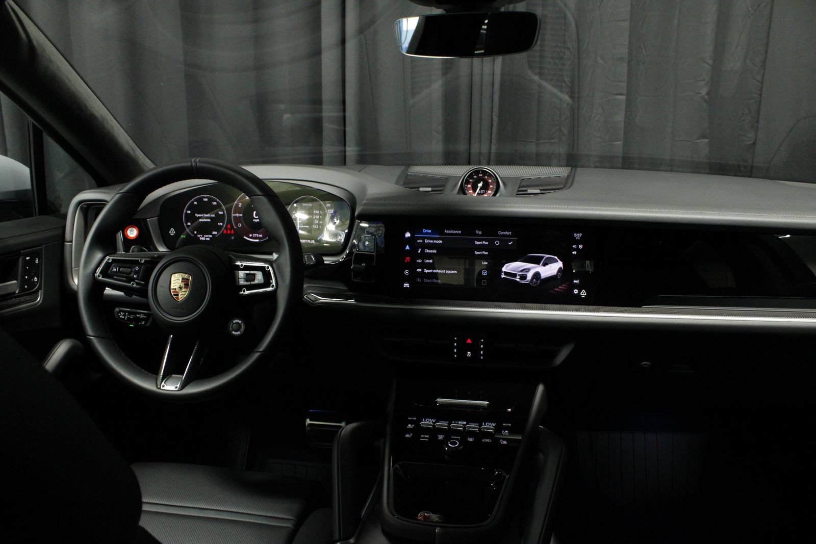 Used 2025 Porsche Cayenne GTS AWD/4WD image 10