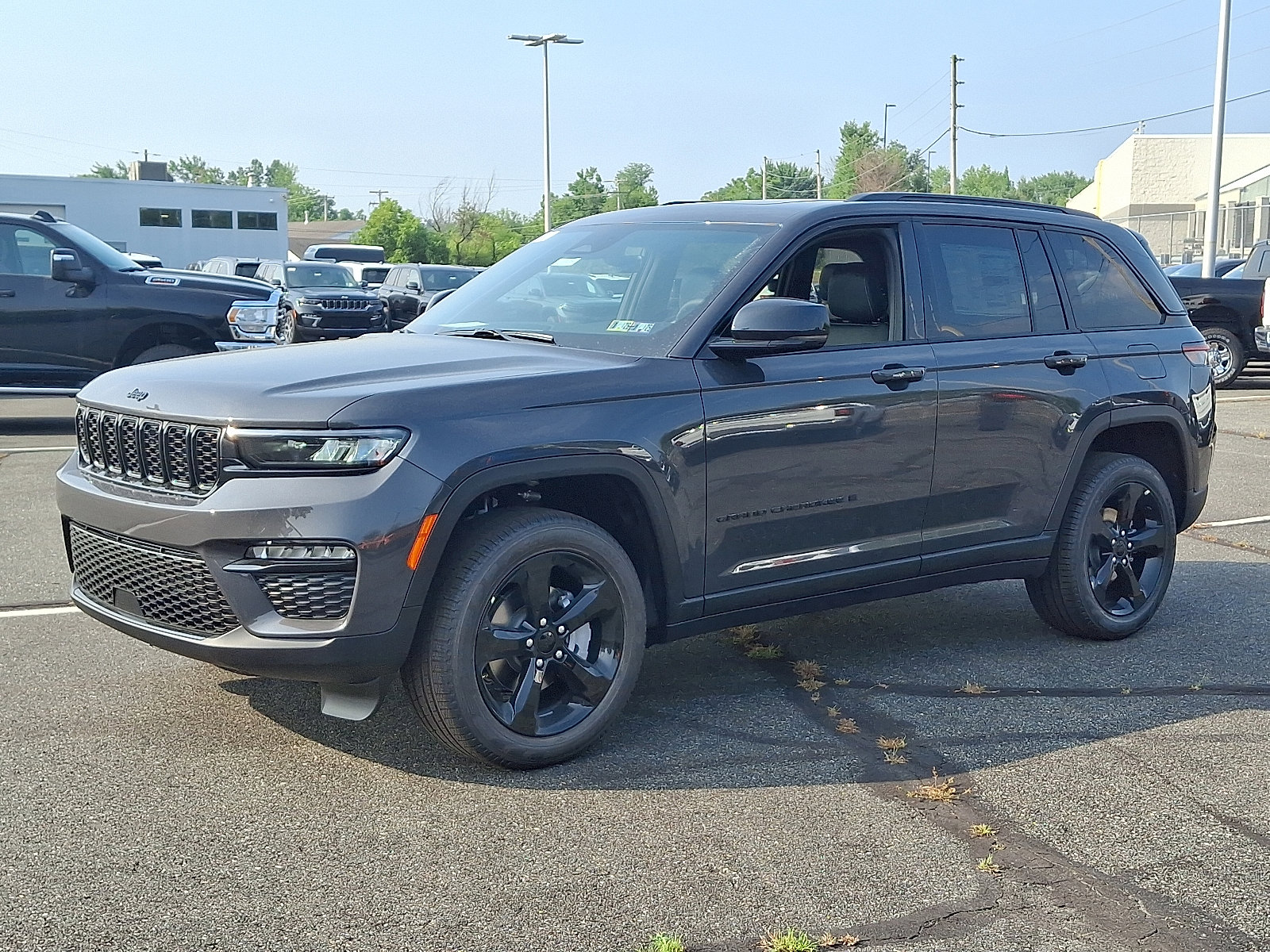 New 2025 Jeep Grand Cherokee Limited w/ Black Appearance Package image 2