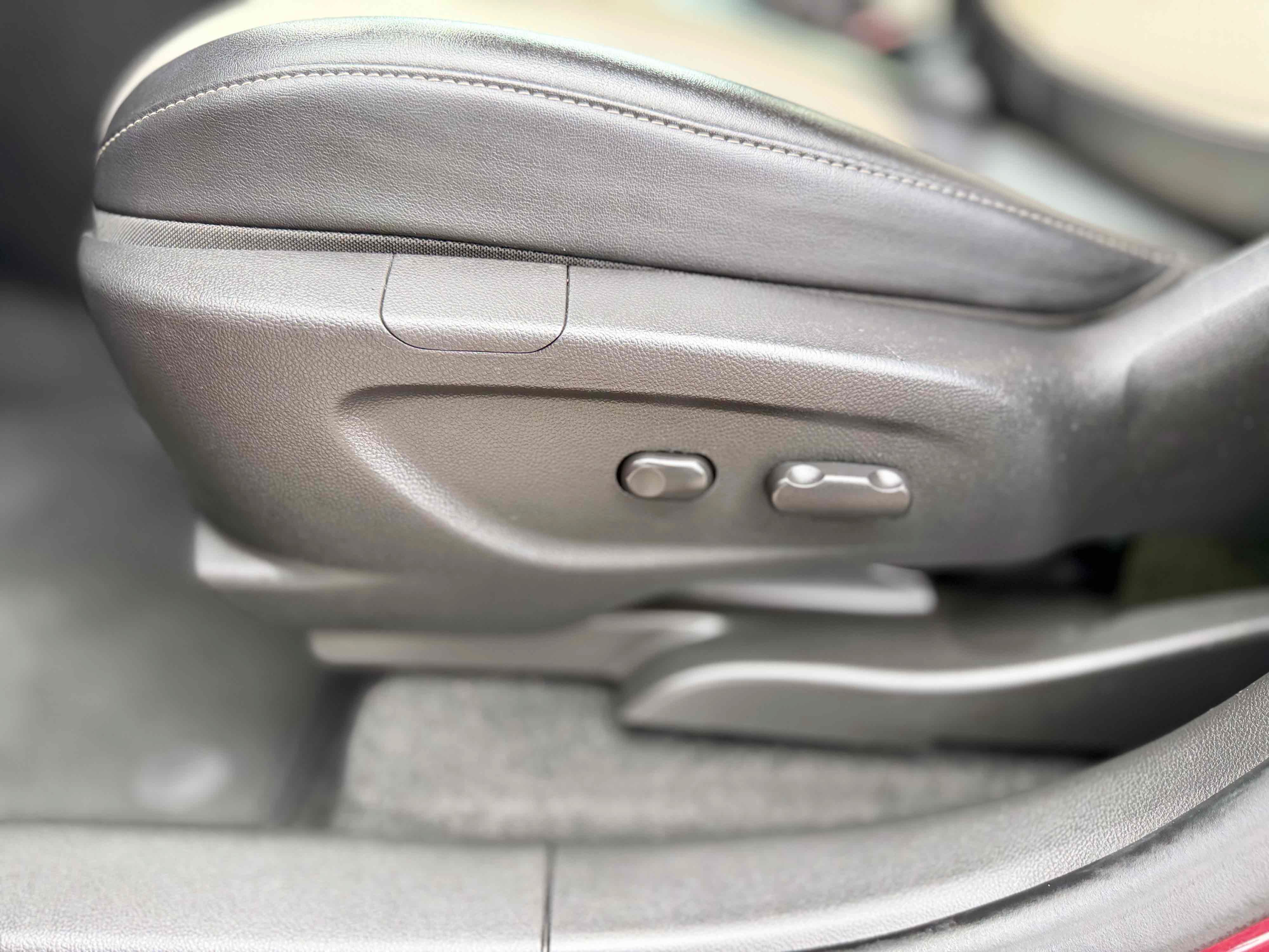 Used 2019 Buick Encore Sport Touring w/ Safety Package FWD image 28