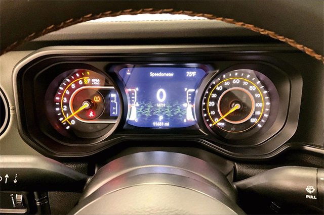 Used 2024 Jeep Gladiator Mojave w/ Technology Group image 24