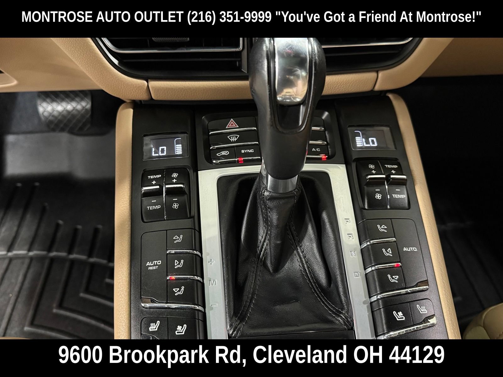 Used 2020 Porsche Macan AWD/4WD image 27