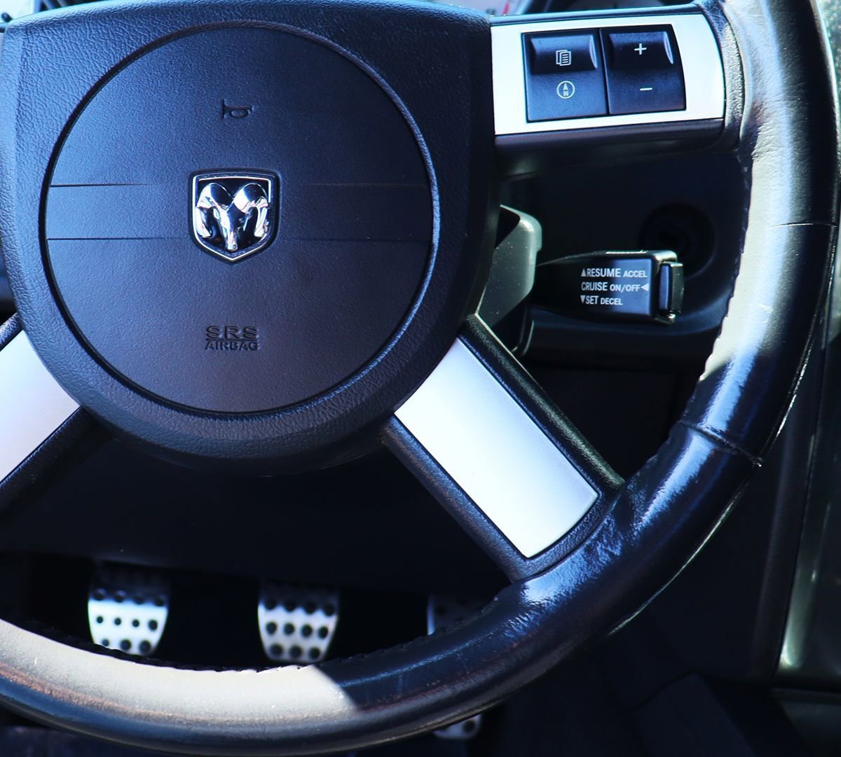 Used 2009 Dodge Challenger SRT8 RWD image 42