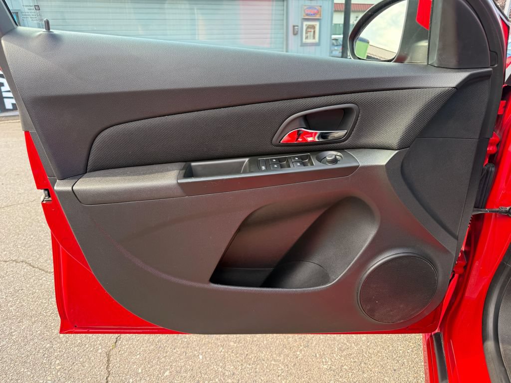 Used 2014 Chevrolet Cruze LT w/ RS Package FWD image 11