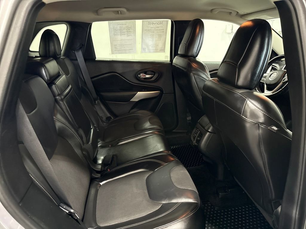 Used 2018 Jeep Cherokee Latitude Plus w/ Cold Weather Group image 12