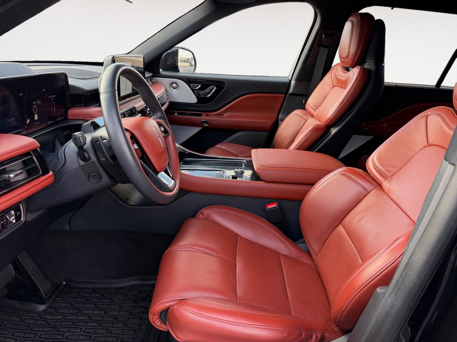 Used 2025 Lincoln Aviator Reserve w/ Equipment Group 201A image 9