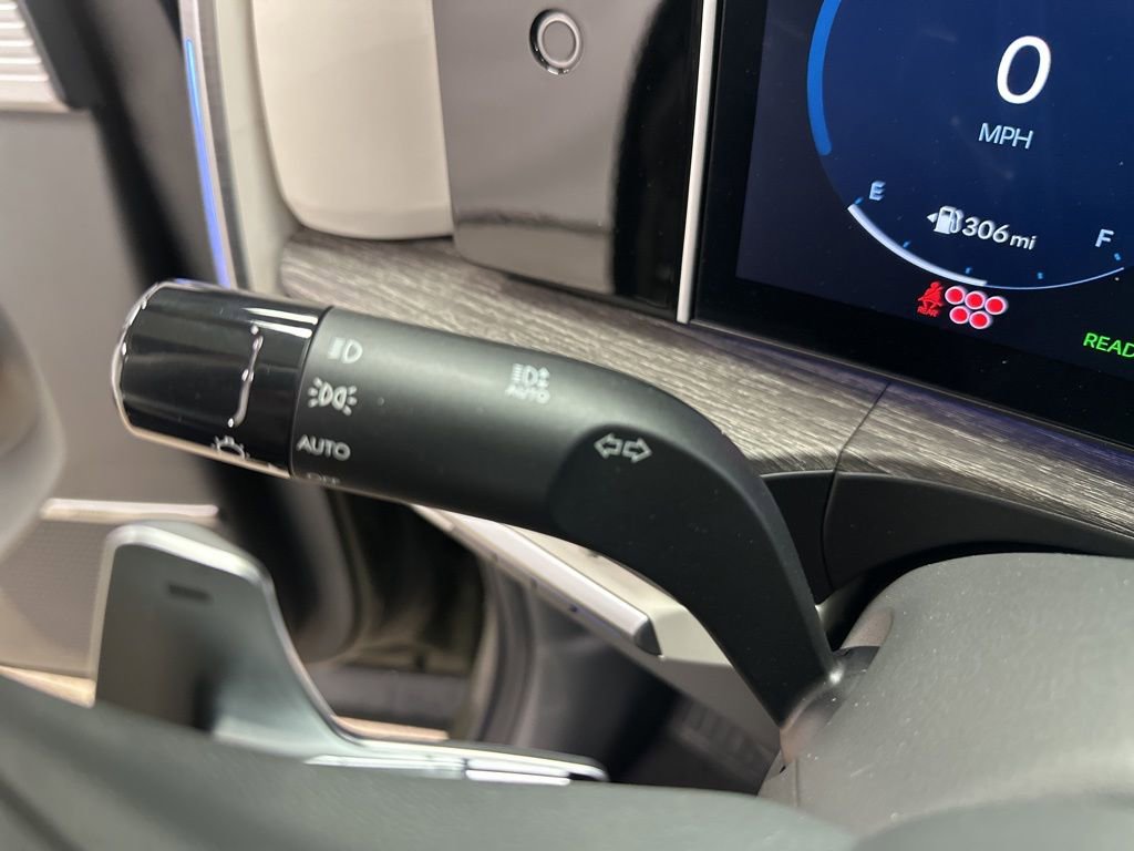 Used 2024 Hyundai Santa Fe Limited image 13