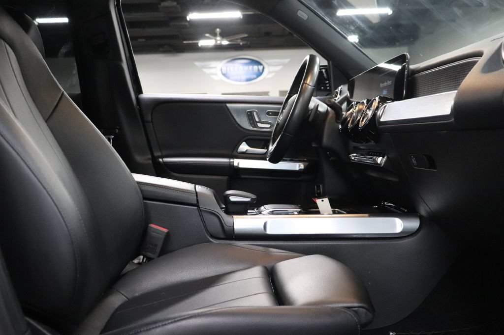 Used 2020 Mercedes-Benz GLB 250 image 23