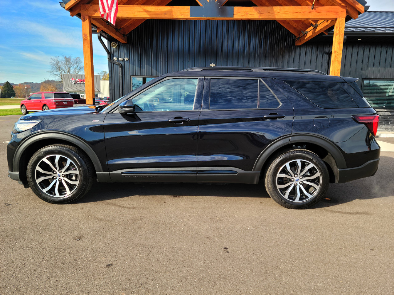 Used 2025 Ford Explorer ST-Line image 26