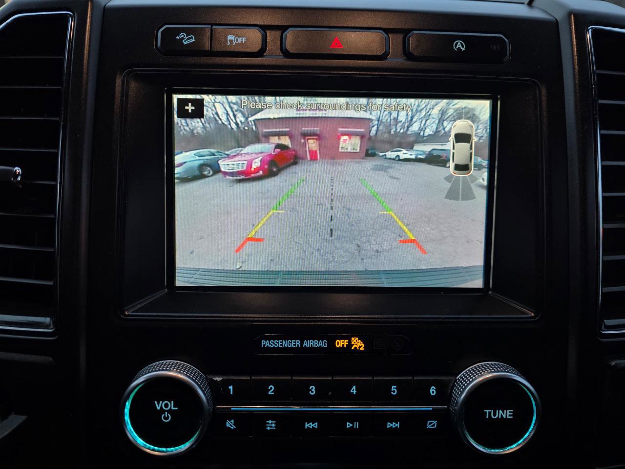 Used 2018 Ford Expedition Limited image 24