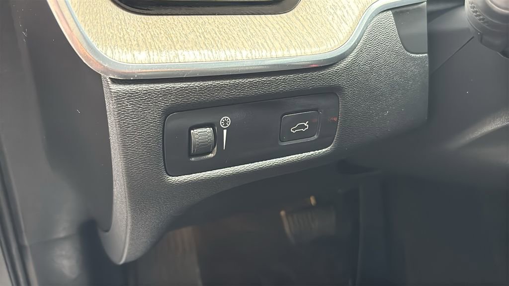 Used 2021 Volvo XC60 T5 Inscription w/ Climate Package image 14