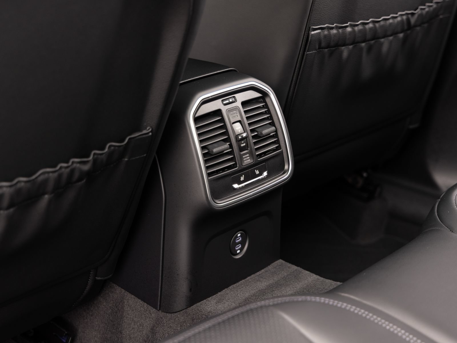 Certified 2026 Porsche Macan AWD/4WD image 27