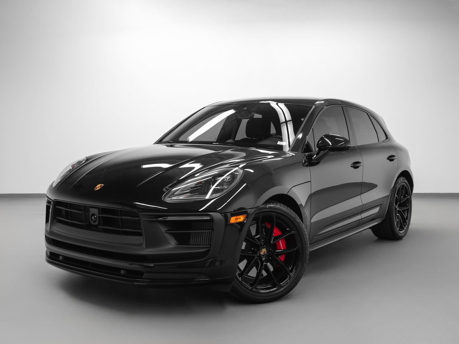 Certified 2023 Porsche Macan GTS image 1