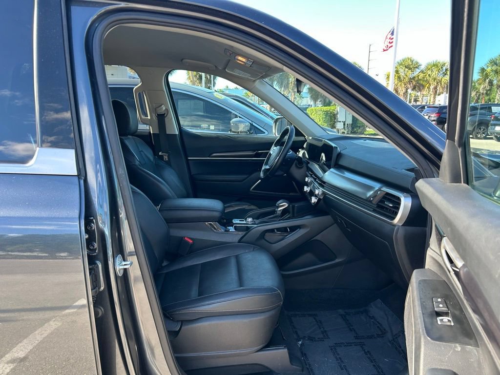 Used 2023 Kia Telluride LX FWD image 40