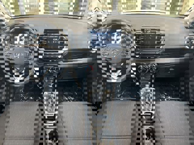 New 2026 Hyundai Venue SE image 19