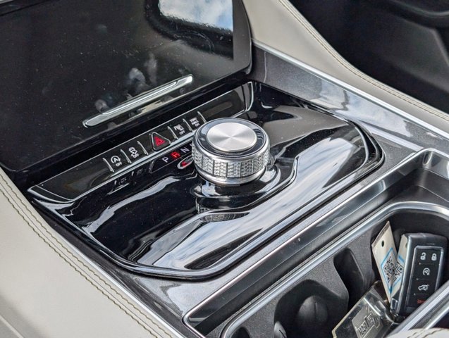 New 2024 Jeep Wagoneer 2WD w/ Premium Group I image 25