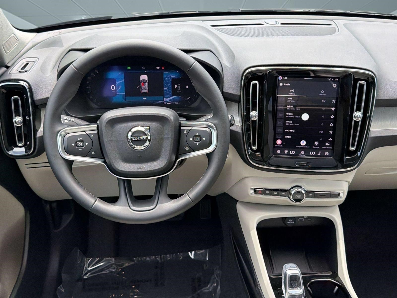 New 2026 Volvo XC40 B4 Plus w/ Climate Package FWD image 29
