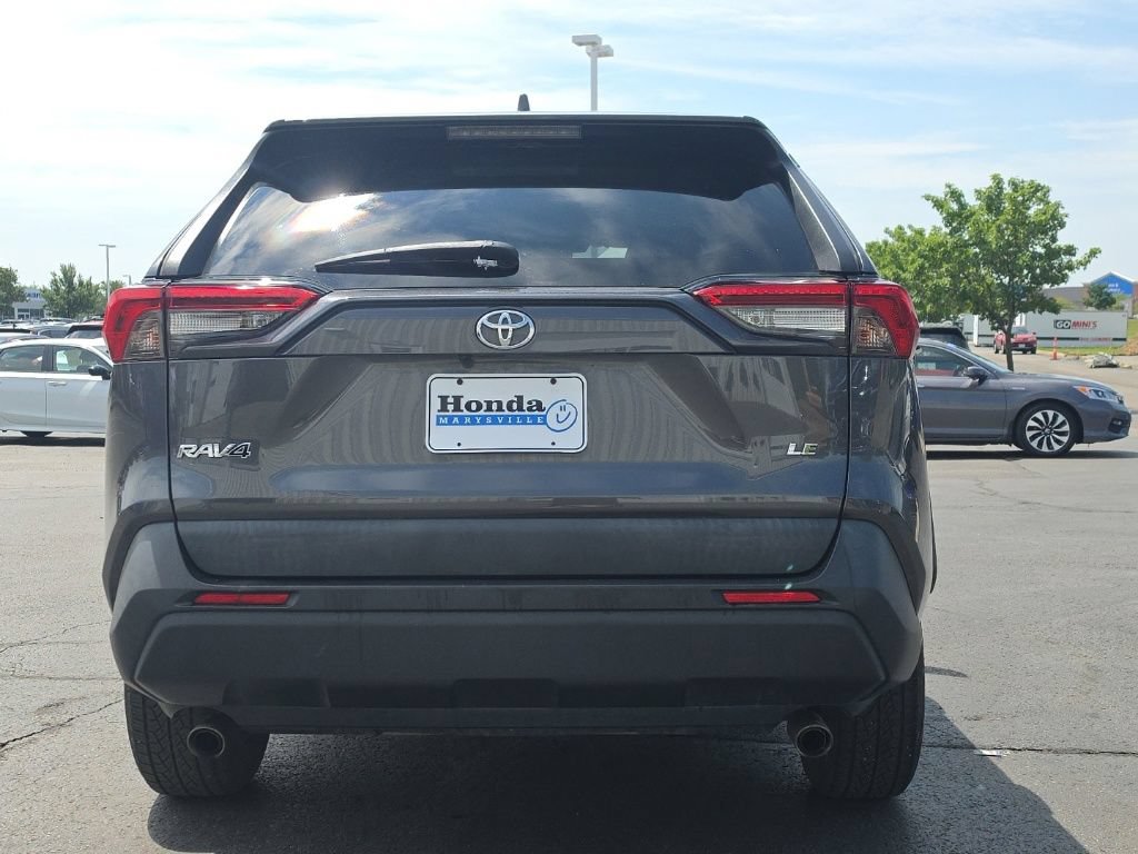 Used 2021 Toyota RAV4 LE FWD image 6