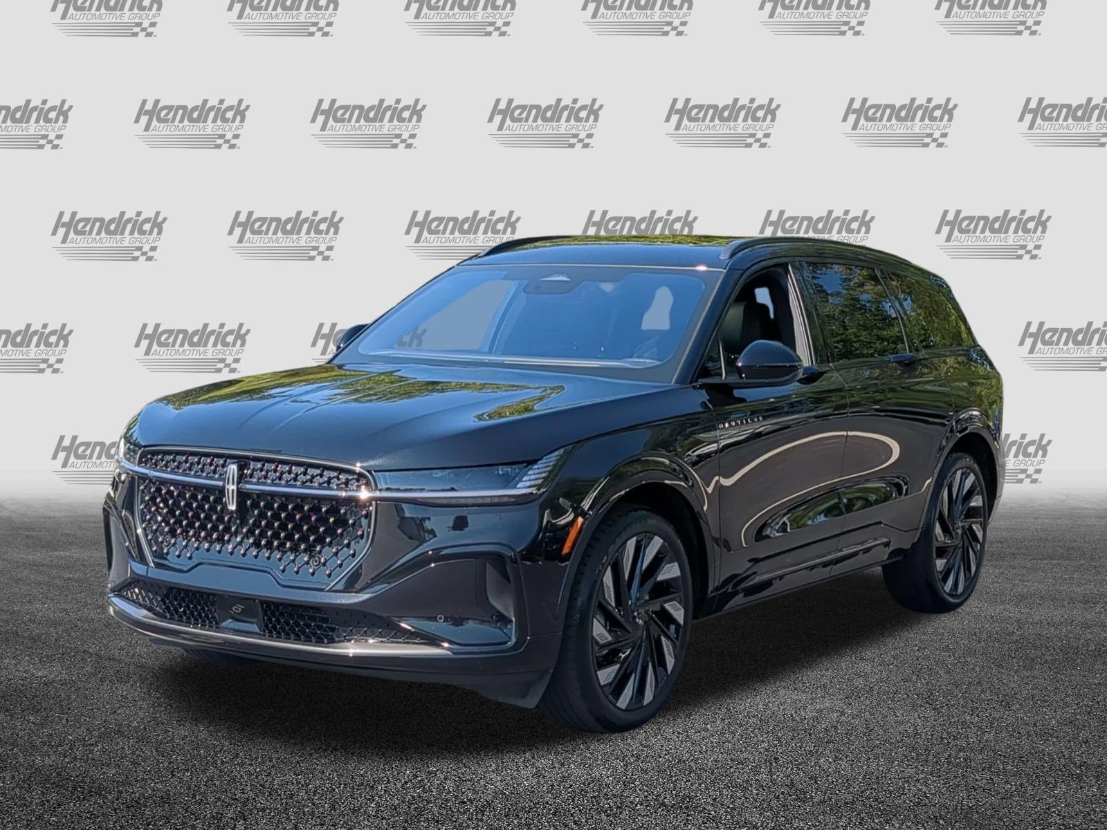 Used 2025 Lincoln Nautilus Reserve w/ Jet Appearance Package AWD/4WD image 5