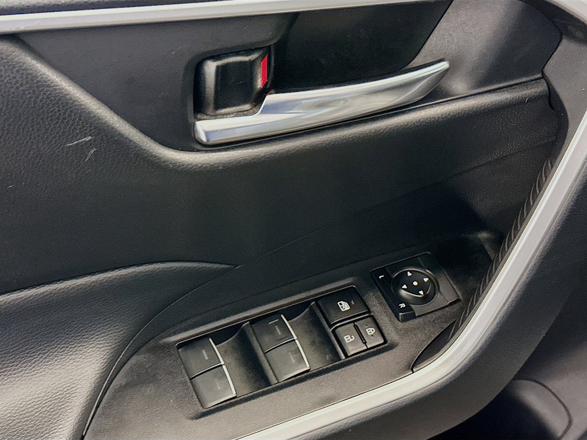 Used 2024 Toyota RAV4 XLE image 15