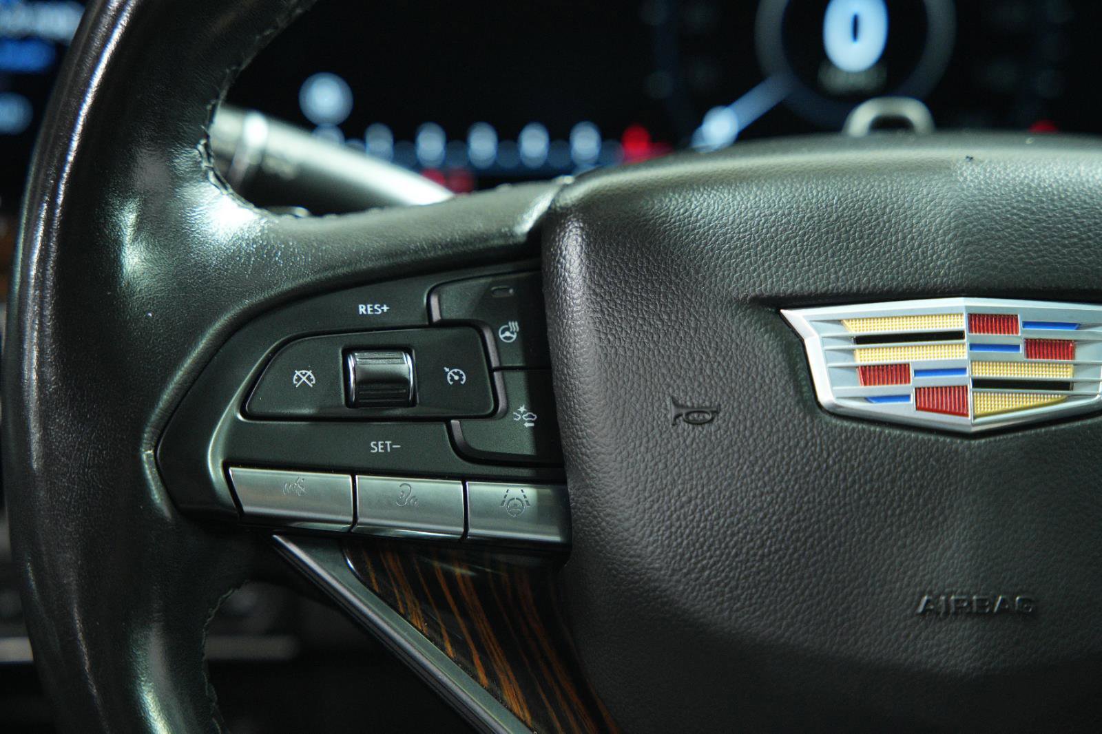 Used 2022 Cadillac Escalade Premium Luxury w/ Performance Package image 37