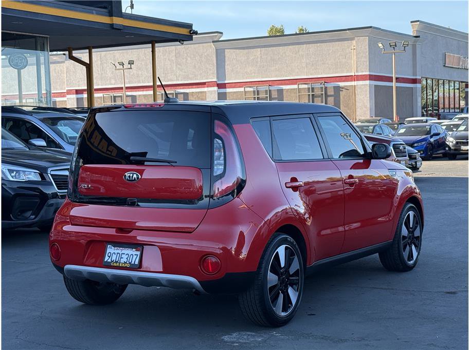 Used 2019 Kia Soul + image 4