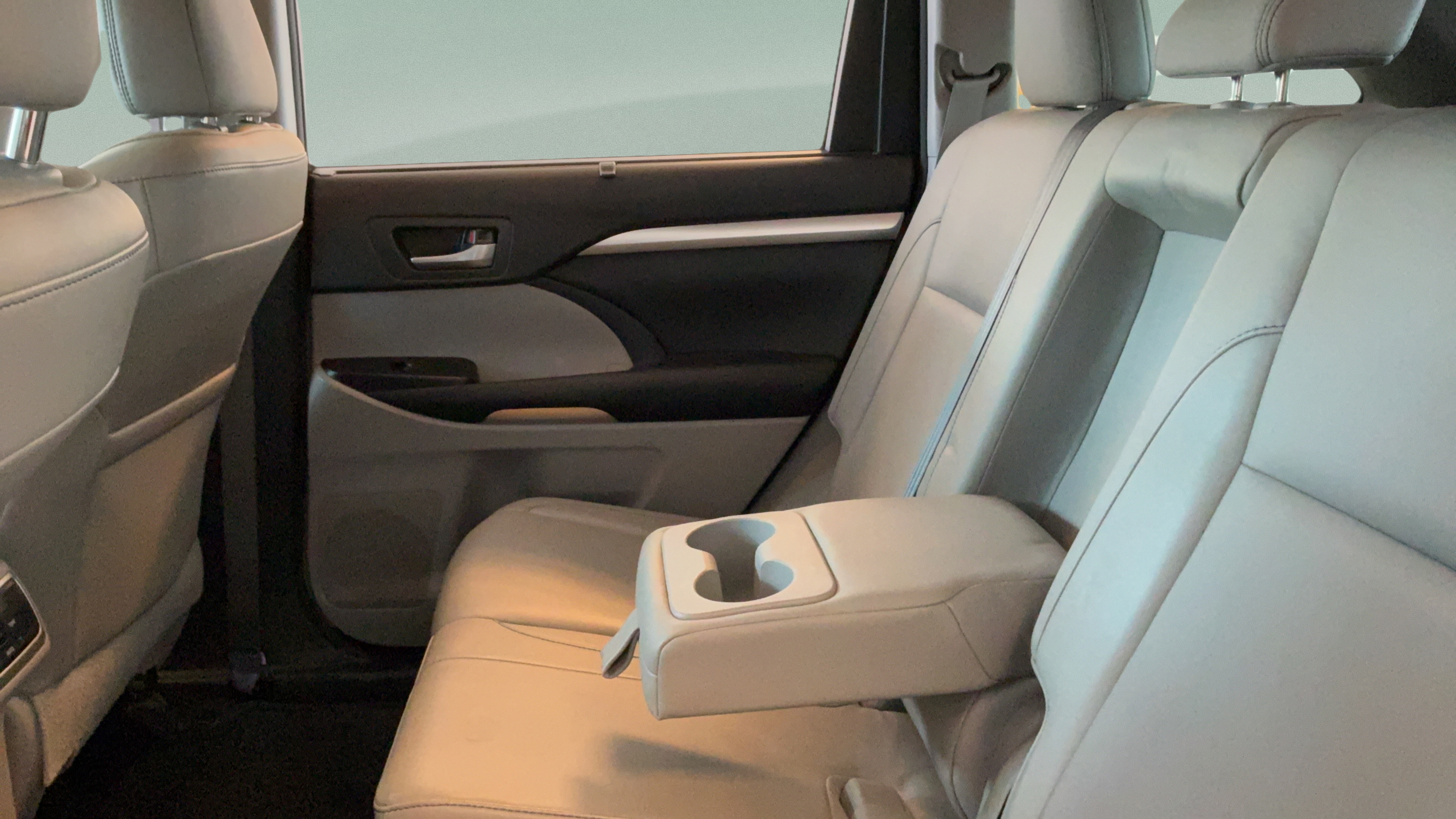 Used 2015 Toyota Highlander XLE AWD/4WD image 31