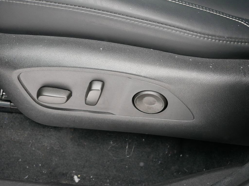 Used 2025 GMC Acadia Elevation w/ Elevation Premium Package image 17