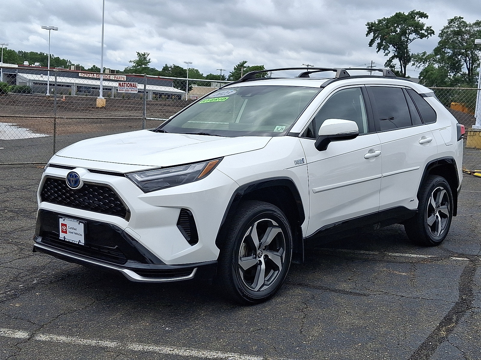 Used 2023 Toyota RAV4 SE w/ Weather & Moonroof Package AWD/4WD image 3