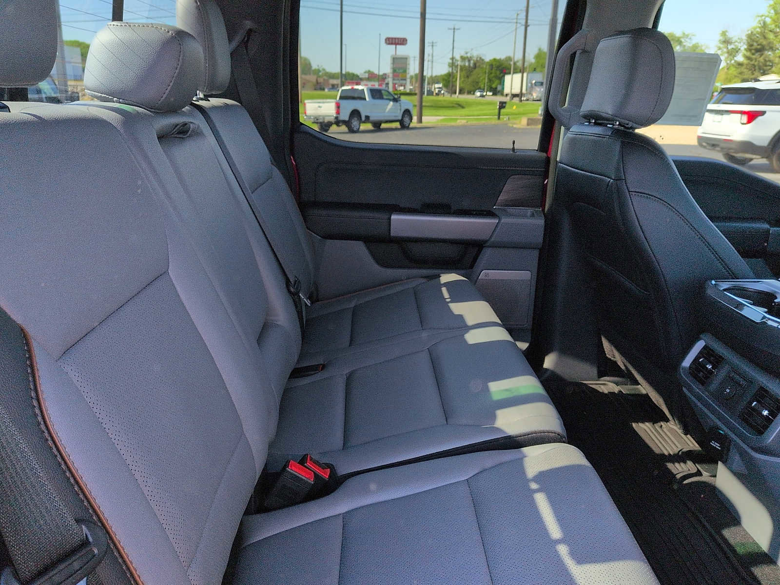 New 2025 Ford F150 Lariat w/ Equipment Group 502A High AWD/4WD image 11