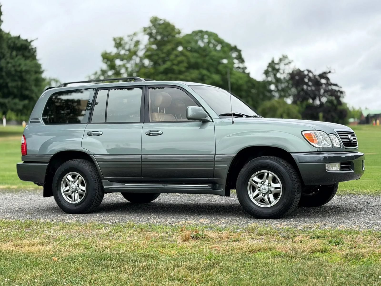 Used 2001 Lexus LX 470 4WD image 1