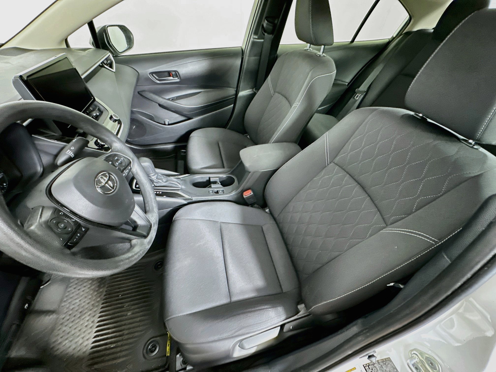 Used 2023 Toyota Corolla LE FWD image 13