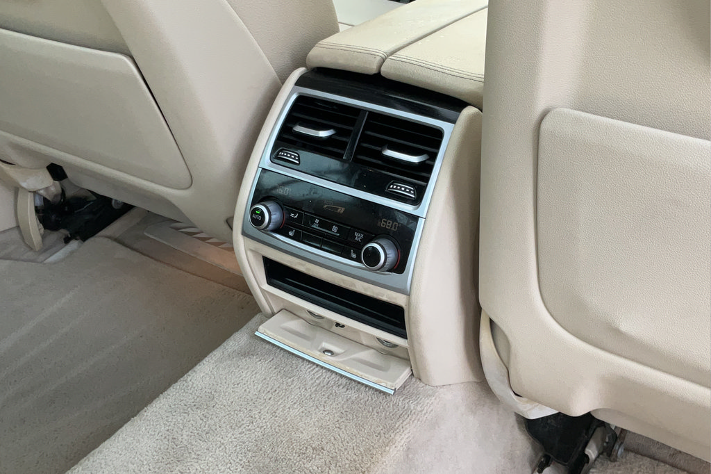 Used 2018 BMW 740i RWD image 22
