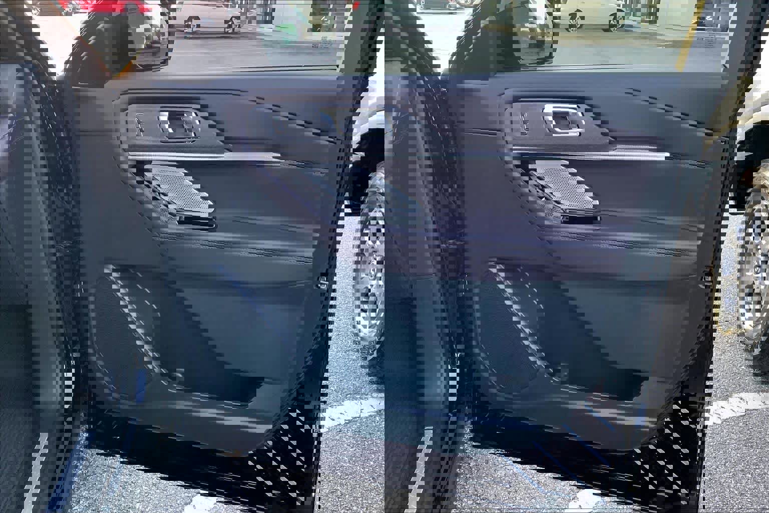 Used 2025 Ford Explorer Platinum image 21