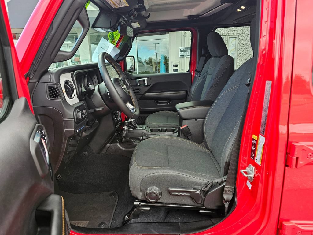Used 2024 Jeep Wrangler Unlimited Sahara AWD/4WD image 17