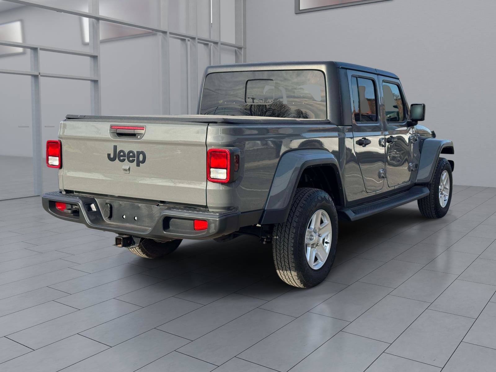 Used 2022 Jeep Gladiator Sport image 6