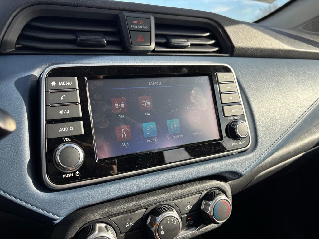 Used 2025 Nissan Versa SV w/ Trunk Package image 17