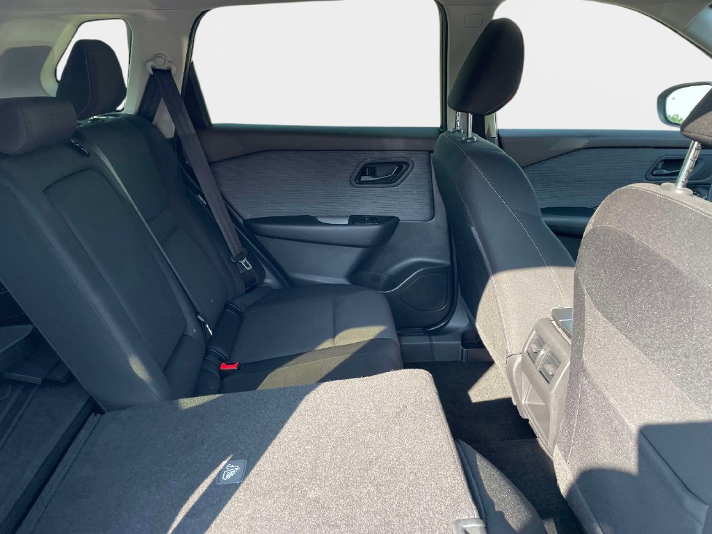 Used 2023 Nissan Rogue S FWD image 12