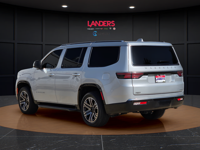 Used 2022 Jeep Wagoneer Series III RWD image 2