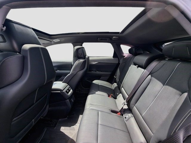 Certified 2025 Cadillac Optiq Sport 2 w/ LPO, Floor Liner Package AWD/4WD image 27