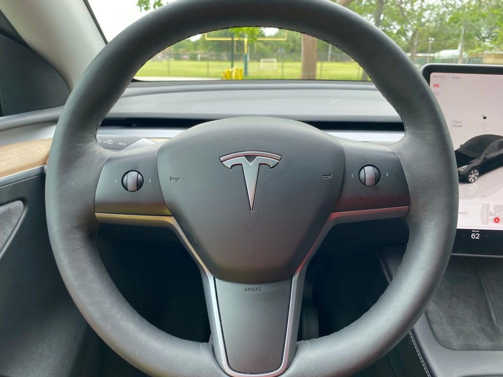 Used 2023 Tesla Model Y 2WD image 30