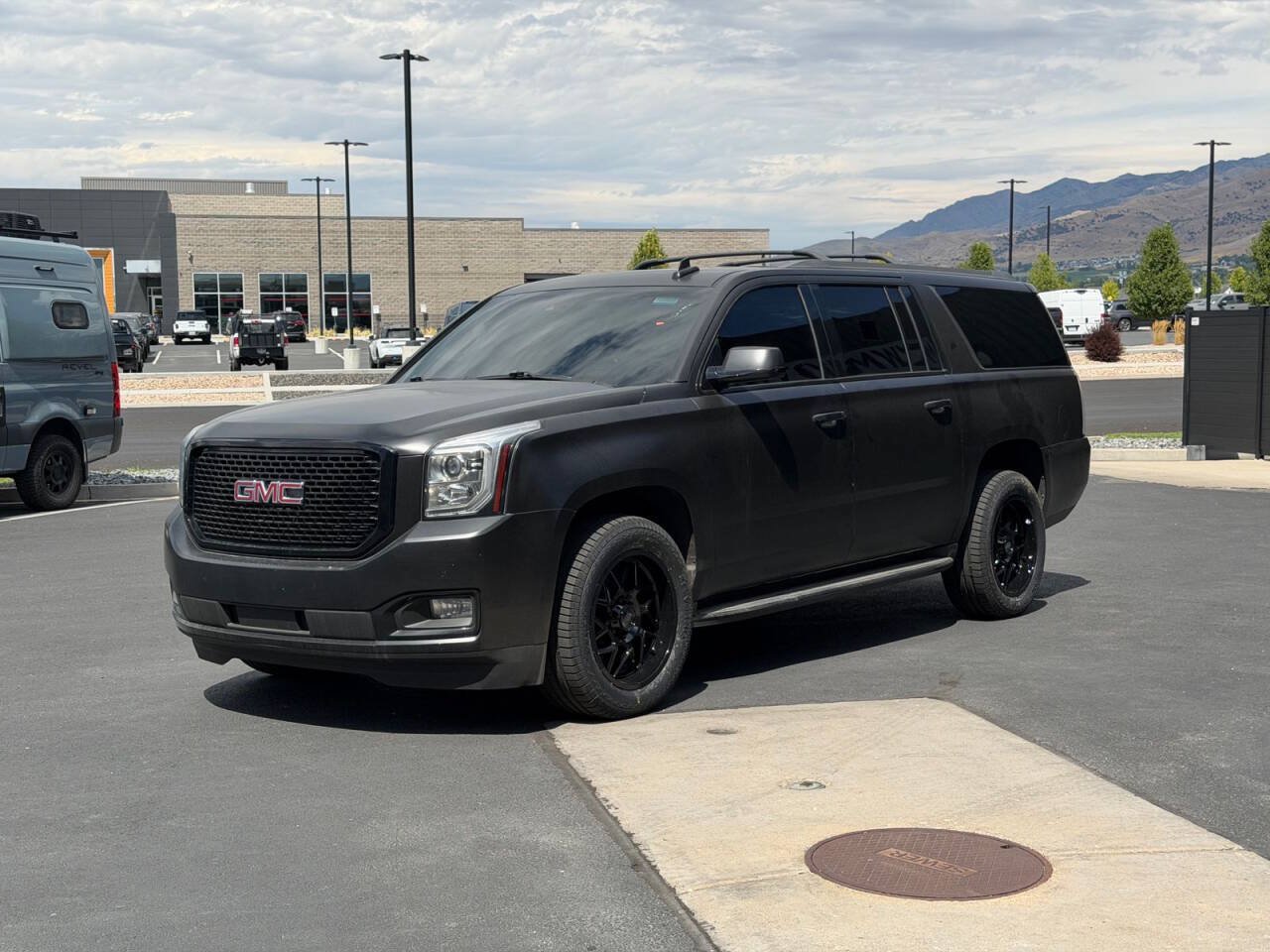 Used 2018 GMC Yukon XL SLT w/ Open Road Package AWD/4WD image 7
